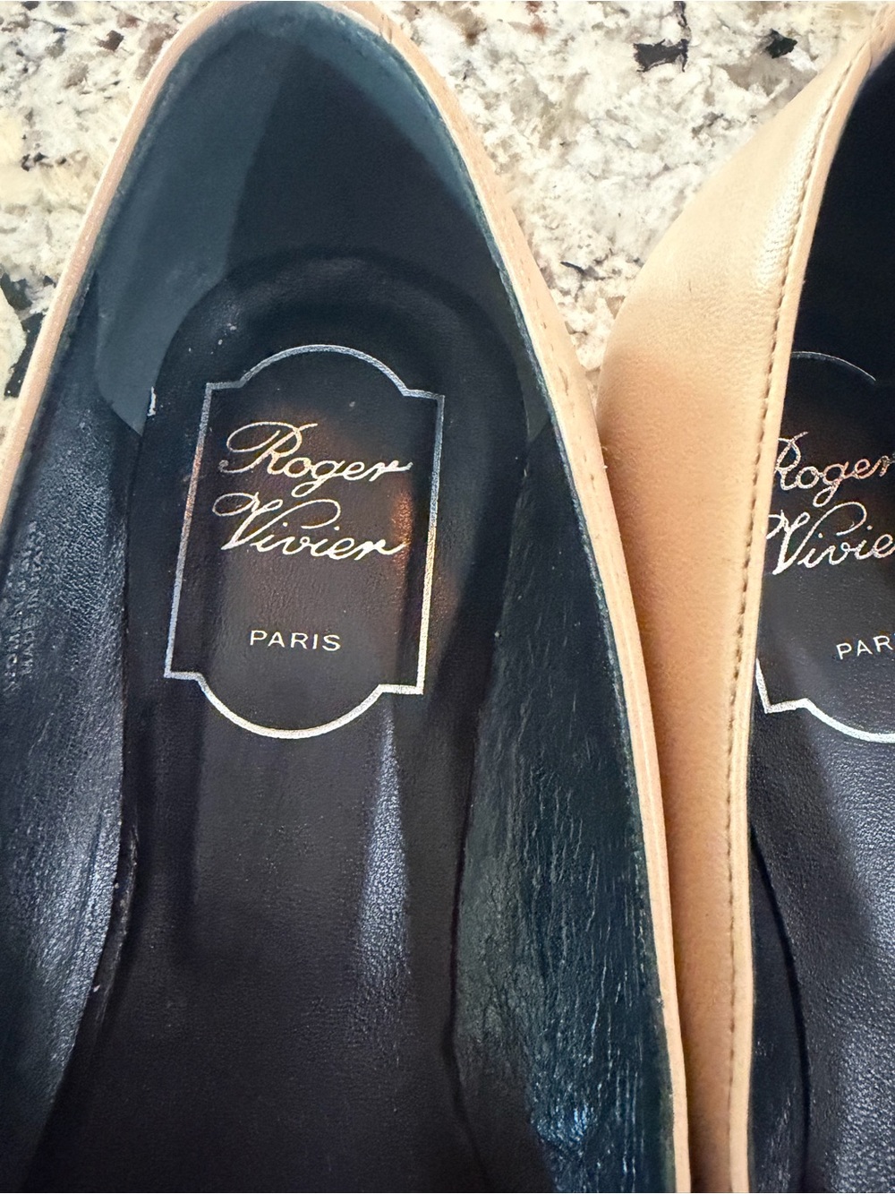 Roger Vivier Nude Patent Square Buckle Ballet Flats - Picture 2 of 6
